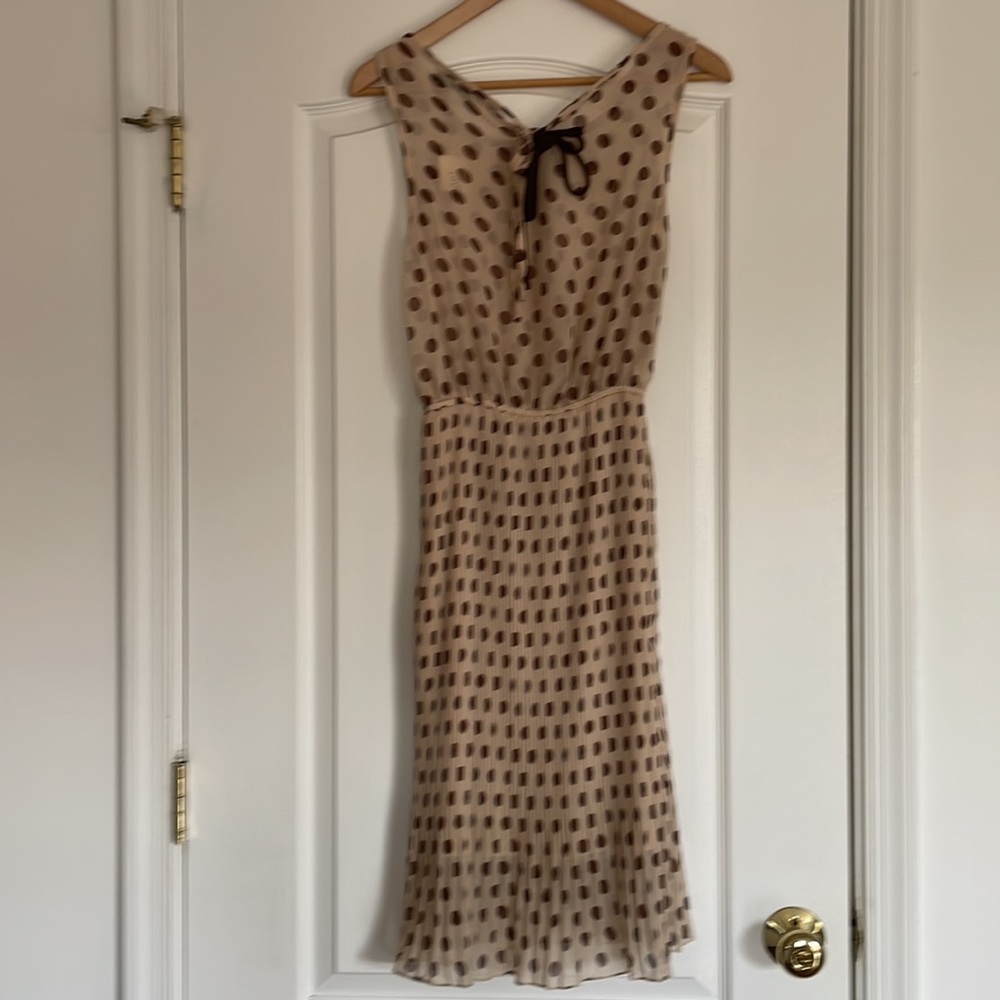 NWT Forever 21 sleeveless knee length dress Size S/P polka dot taupe brown - Picture 2 of 12